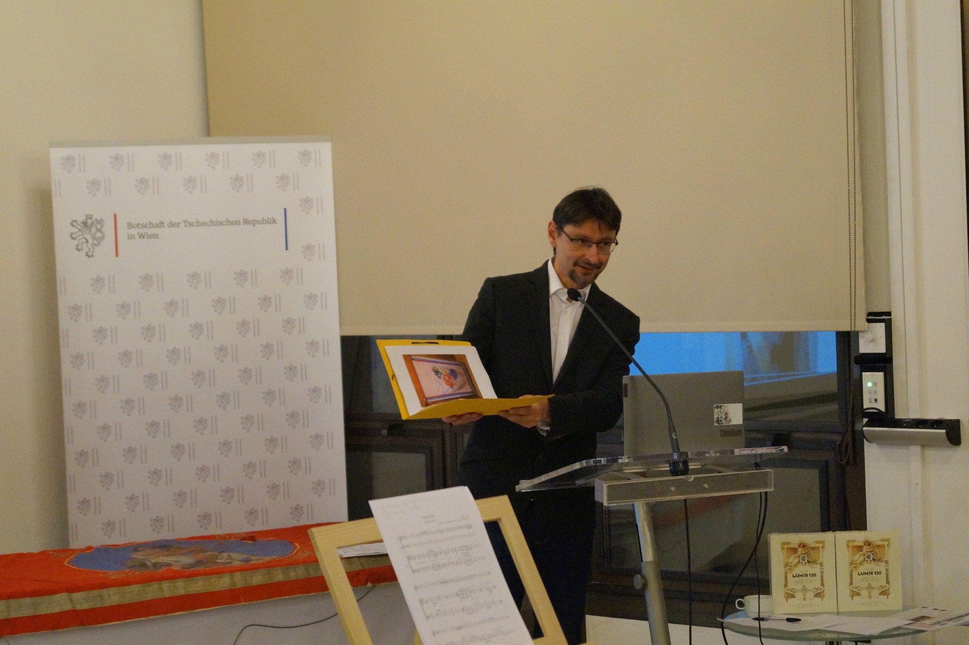 Mgr. Dr. Phil. Viktor Velek, Ph.D.